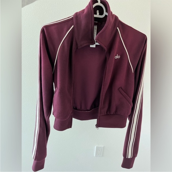 ALO Yoga BURGUNDY Track Star Jacket
- XXS (LIKE NEW) - Picture 1 of 8